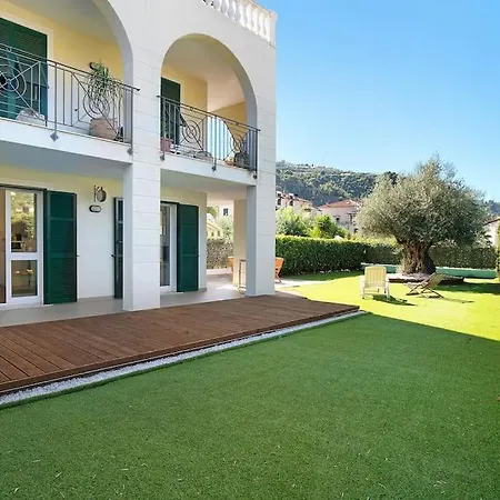 B173 - Spazioso Con Giardino Taggia