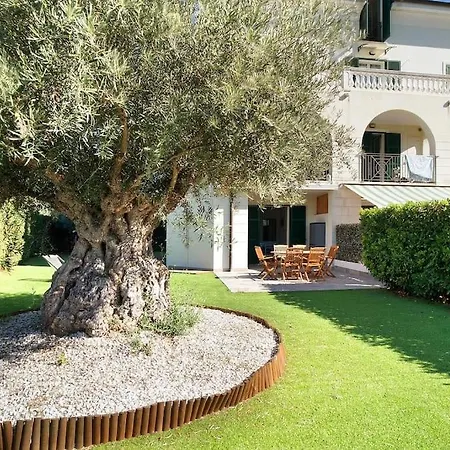 B173 - Spazioso Con Giardino Appartement *
